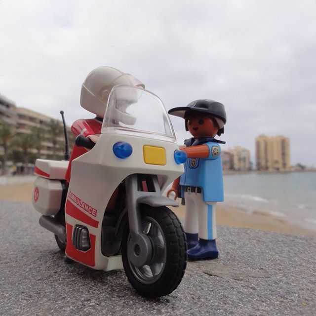 Playmobil ambulance motorbike
