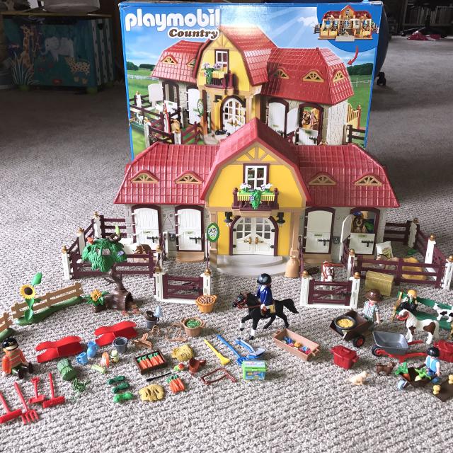 Playmobil country suv with horse trailer