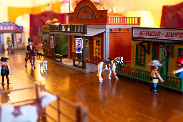 Playmobil cowboy town