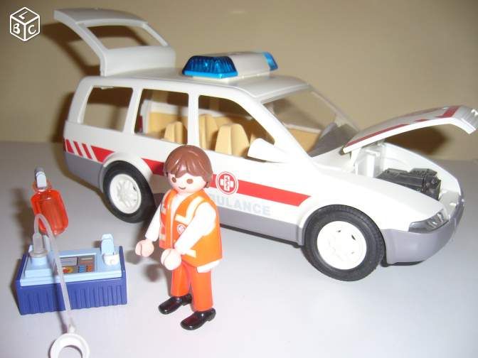 Playmobil ambulance voiture