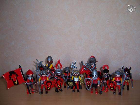 Soldat dragon rouge playmobil