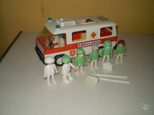 Playmobil bateau ambulance