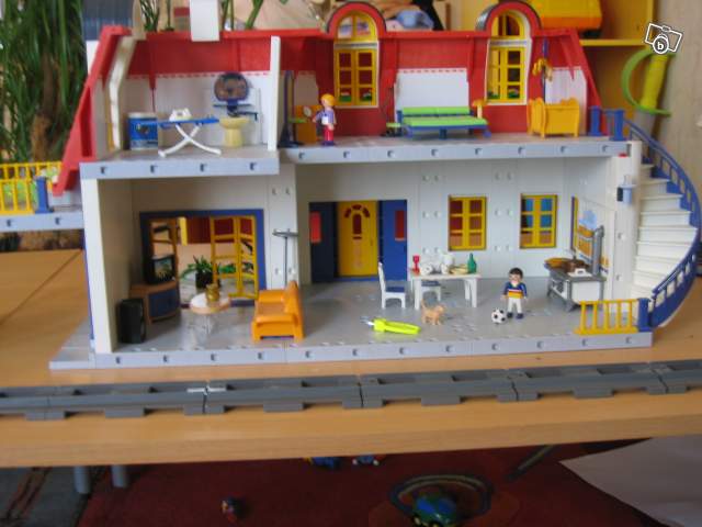 Dessin animé playmobil a la maison
