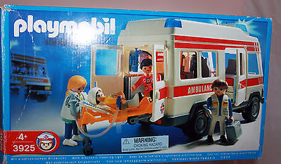 Playmobil ambulance 3925