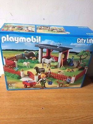 Playmobil 5531 city life vets outdoor care station - multi-coloured