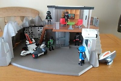 Playmobil police raid