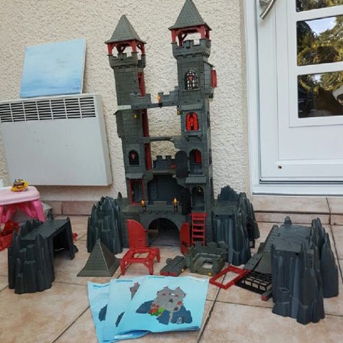 Chateau playmobil citadelle du dragon rouge
