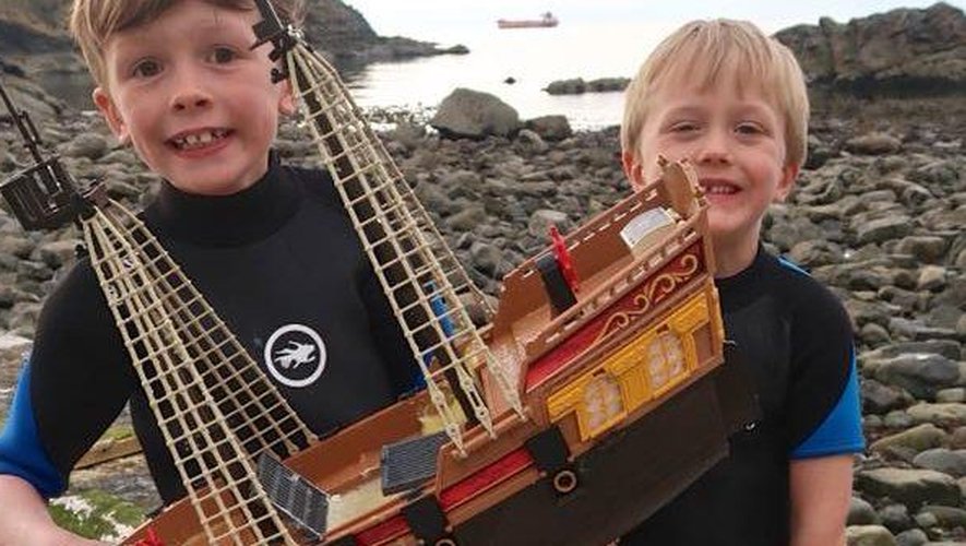 Bateau playmobil qui fait le tour du monde