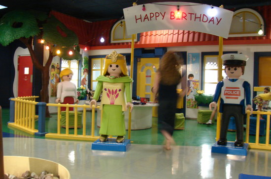Playmobil fun park closing