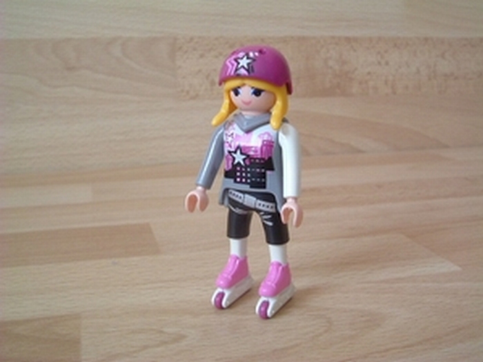 Playmobil fille roller