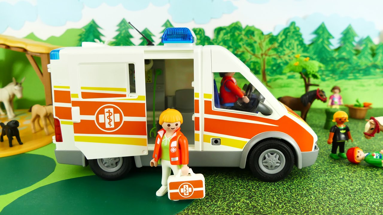 Playmobil ambulance cora