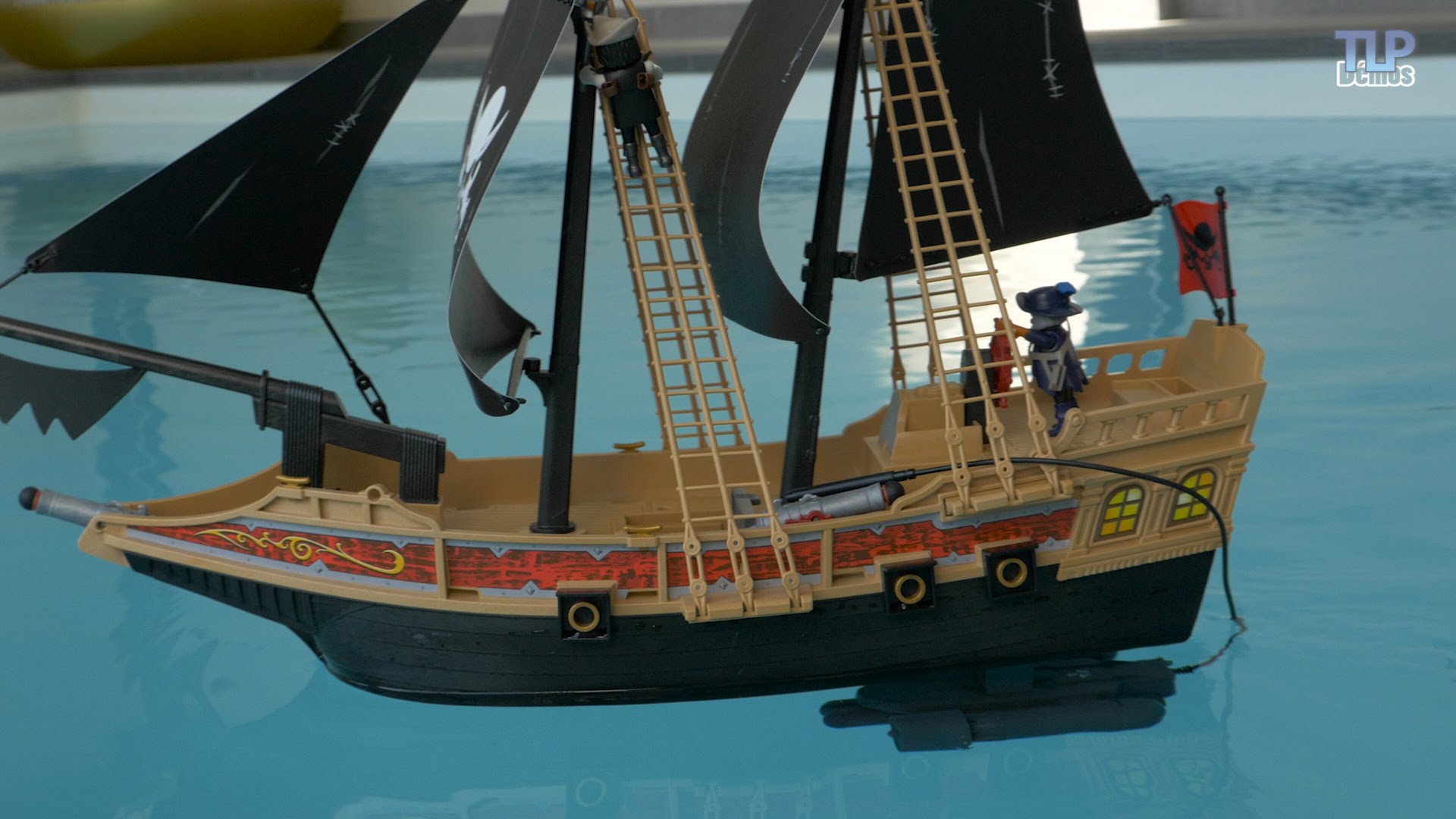 Playmobil bateau de pirate