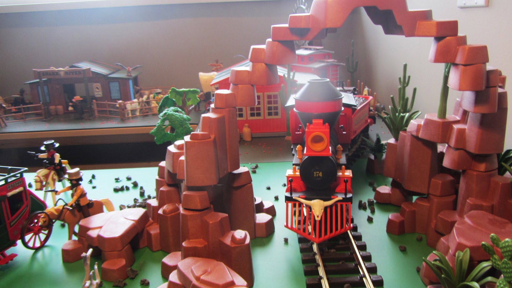 Playmobil cowboy fort