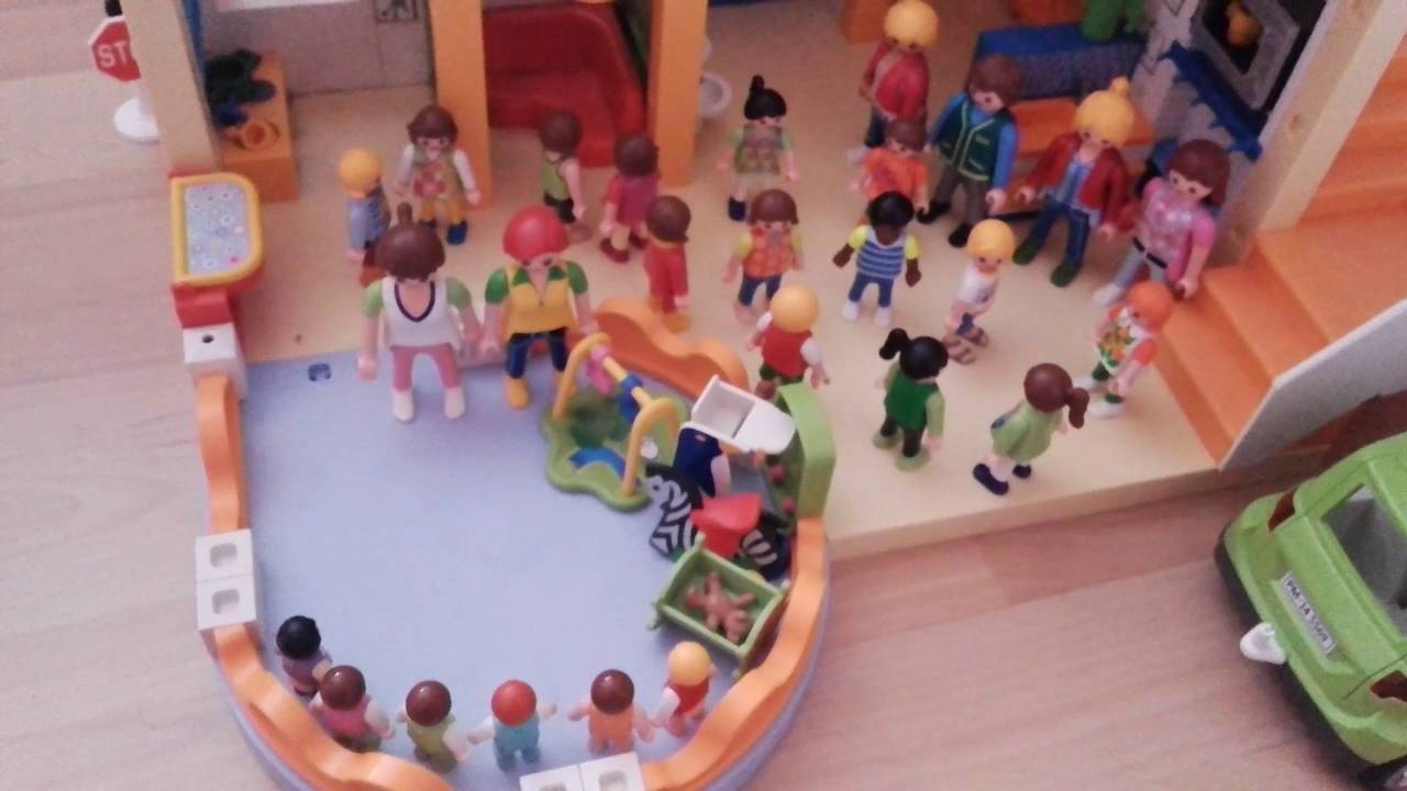 Dessin animé playmobil garderie