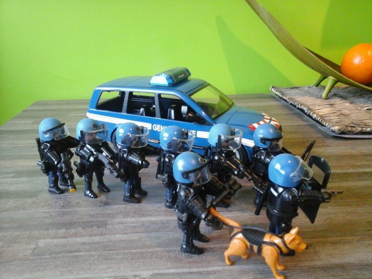 Playmobil gendarme video