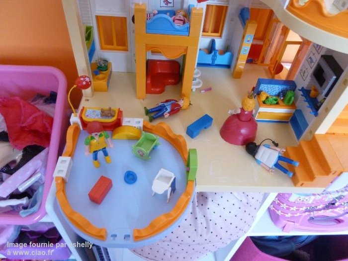 Playmobil espace creche avec bebe