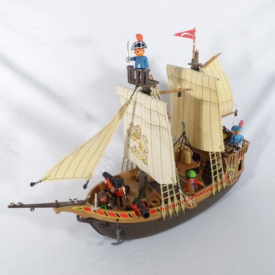 Bateau pirate playmobil accessoires