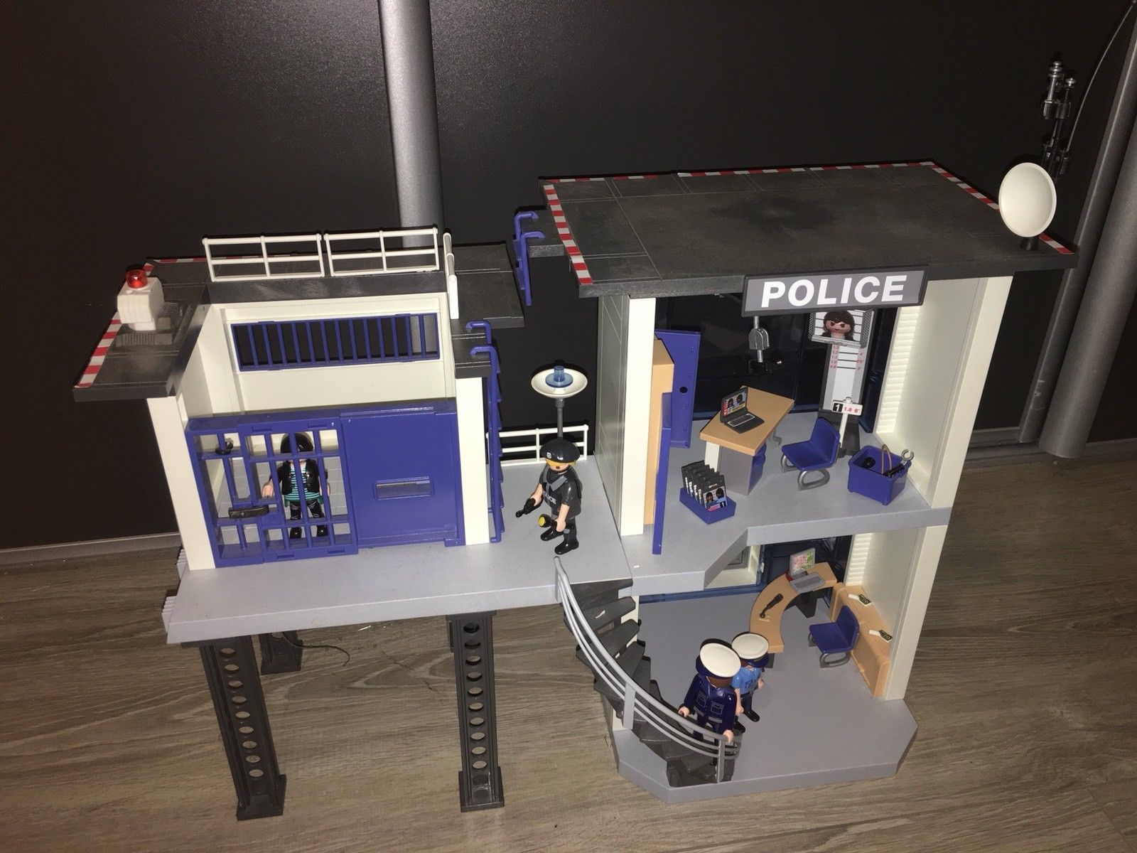 Commissariat playmobil complet
