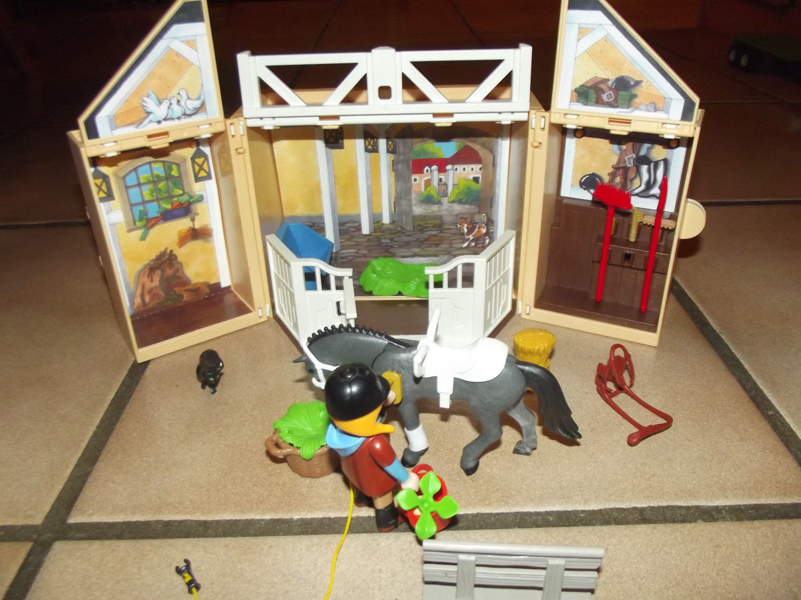 Playmobil ecurie transportable 5418