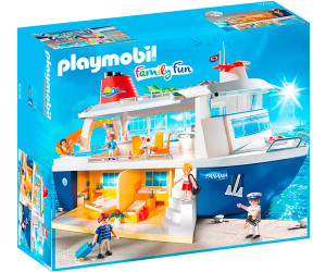 Bateau playmobil a la mer
