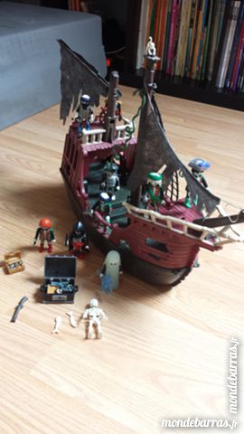 Bateau pirate fantome playmobil prix