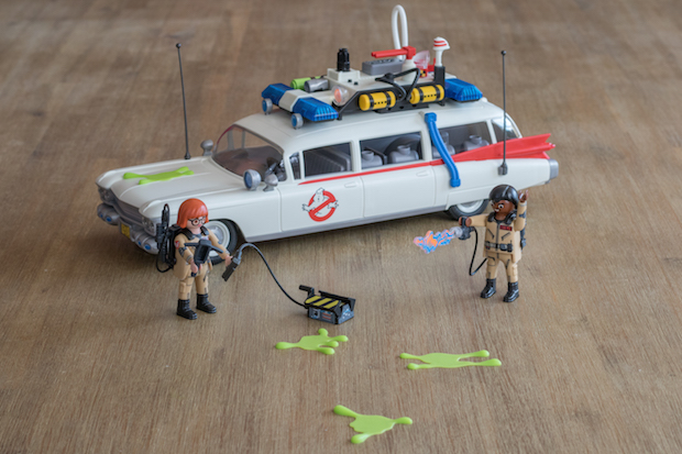 Dessin animé playmobil voiture