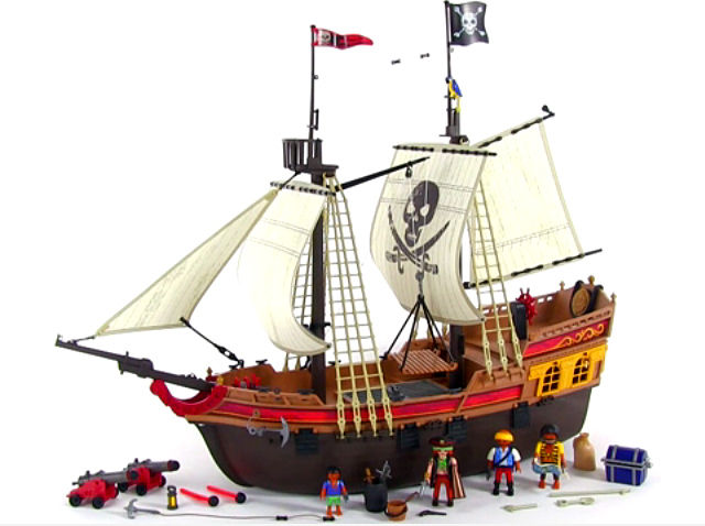 Playmobil pirate ship set up