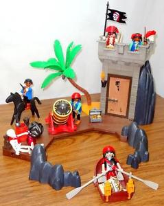 Playmobil pirate box