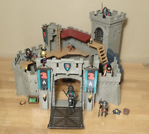 Playmobil chateau faucon