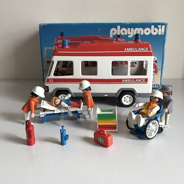 Video playmobil pompier ambulance