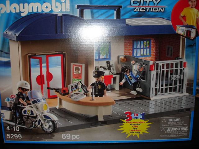 Playmobil city action take along police station