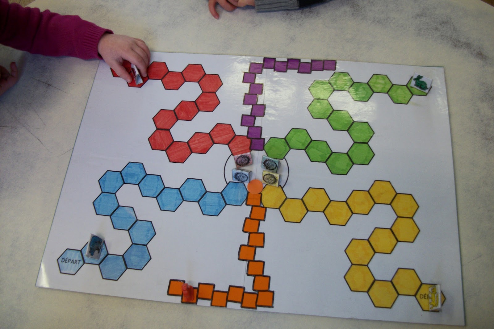 Compétences jeux de société maternelle