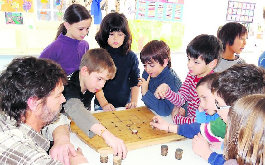 Jeux de société école