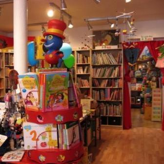 Magasin jeux de société levallois