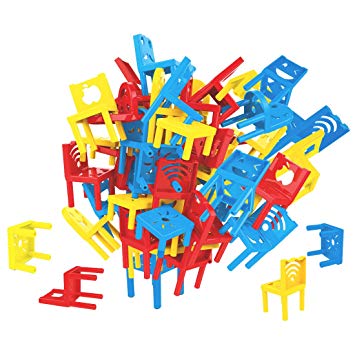 Jeux de société empilés