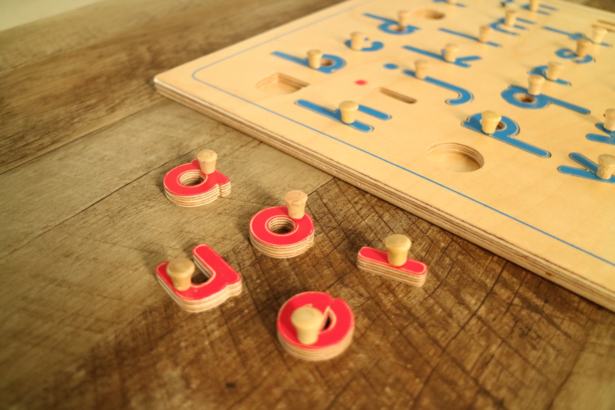 Puzzle alphabet montessori