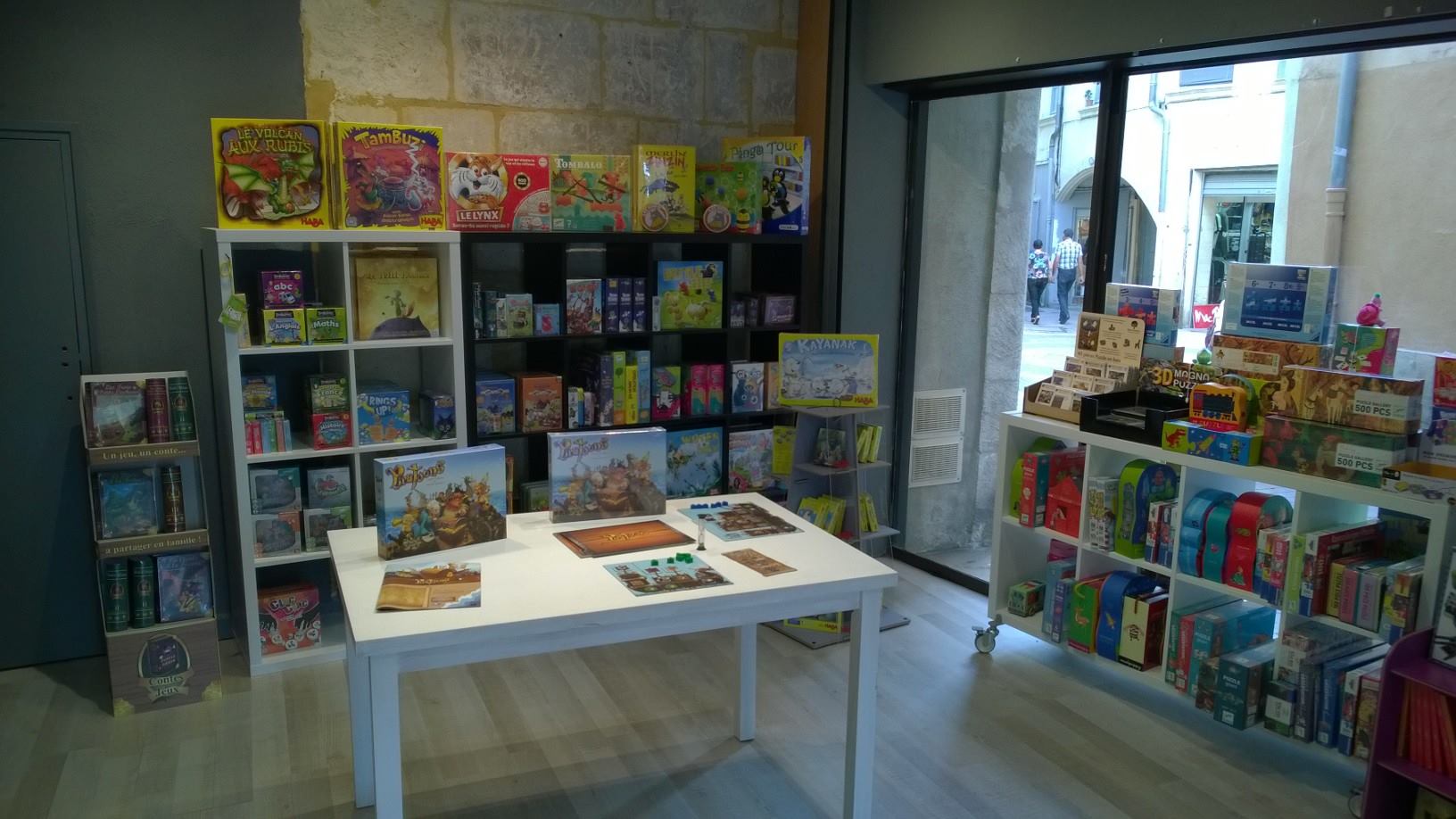 Magasin jeux de société nîmes
