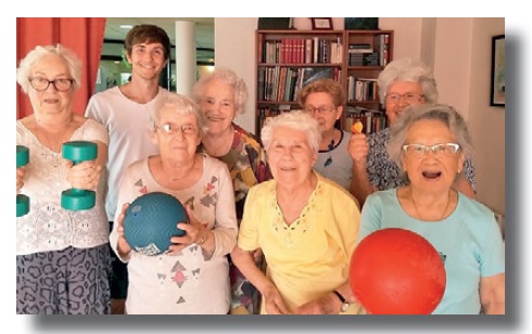 Jeux de société avec personnes agées