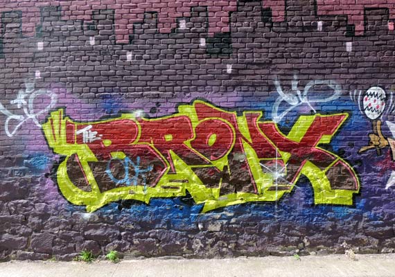 Puzzle graffiti