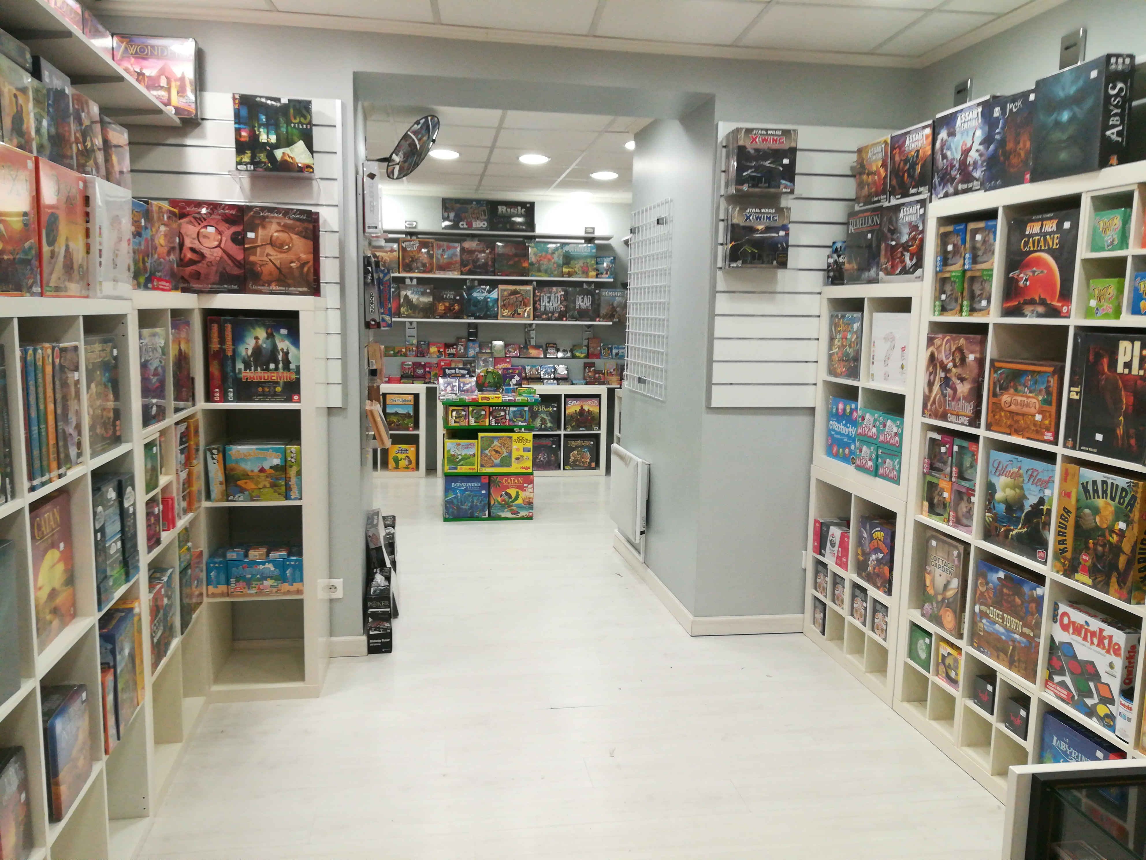 Magasin jeux de société angers