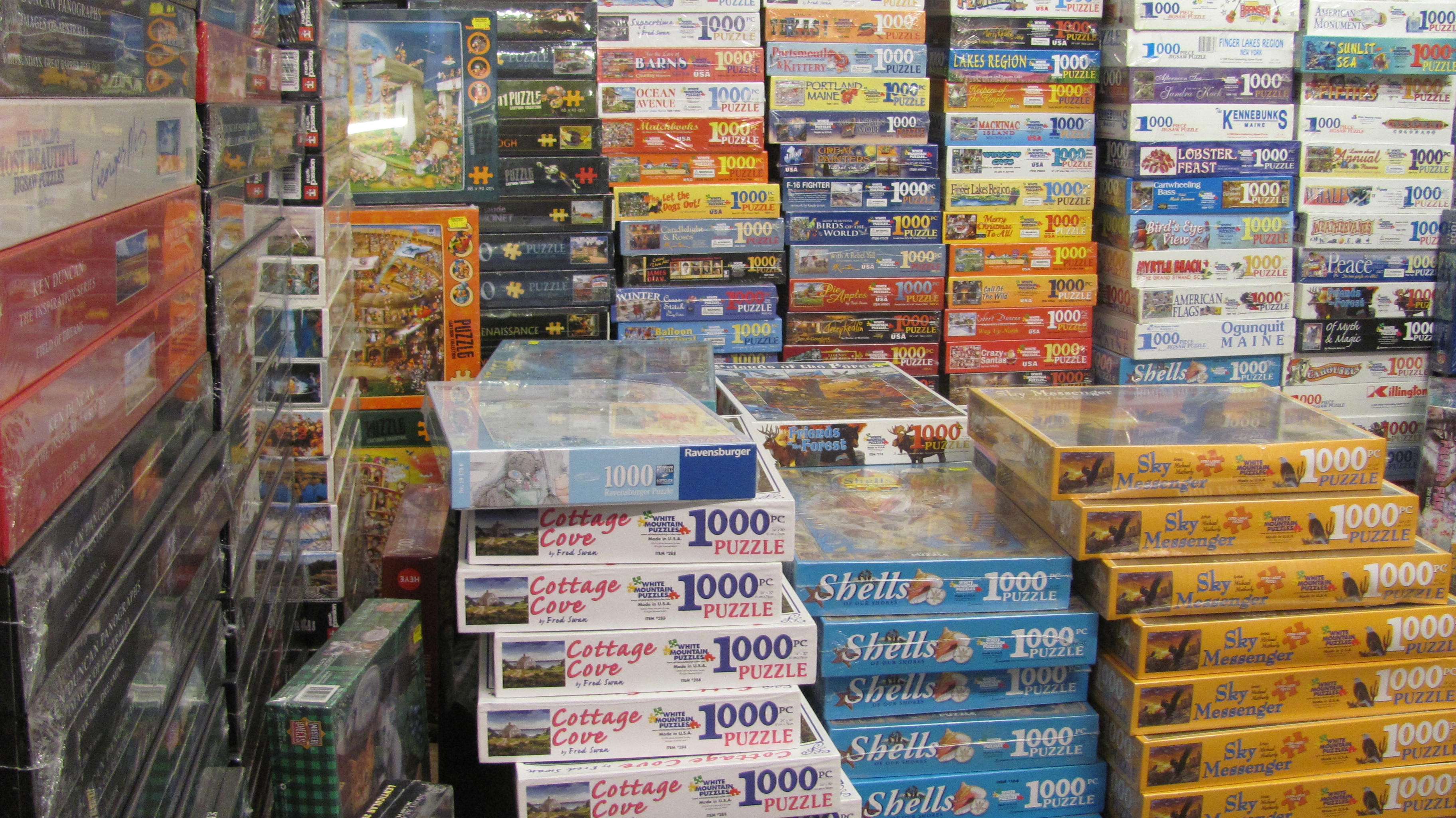 Jigsaw puzzle shop