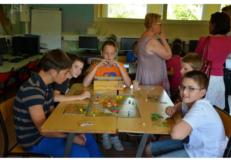 Jeux de société collège
