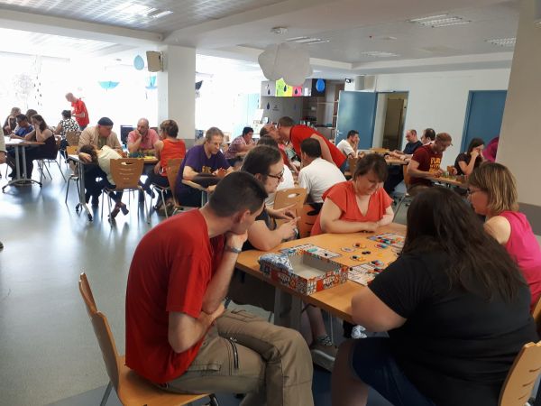 Soirée jeux de société poitiers