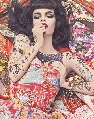 Puzzle pin up