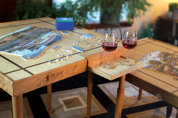 Jigsaw puzzle table